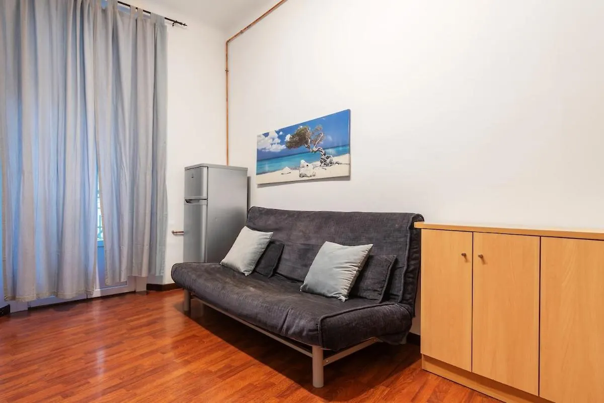 Apartment Fiamma20 Appartamento In Tricolore Milan Italy
