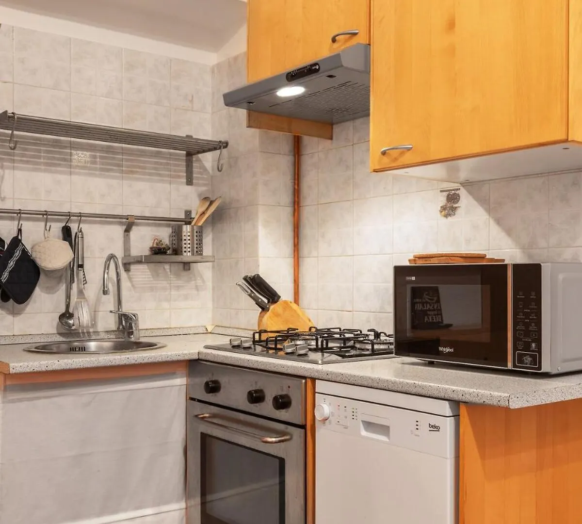 Apartment Fiamma20 Appartamento In Tricolore Milan Italy